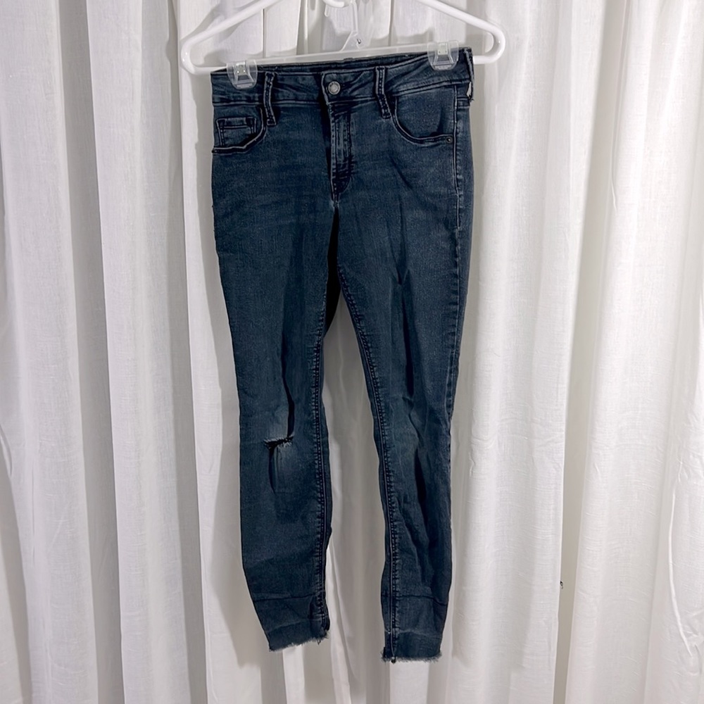 Women’s Dark Blue Distressed Rockstar Super Skinny Ankle Old Navy Jeans size 2